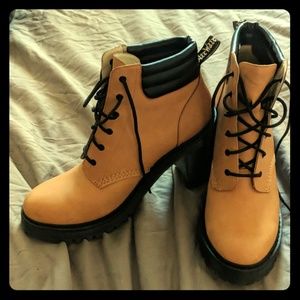 Dr. Marten's Persephone boot size 11